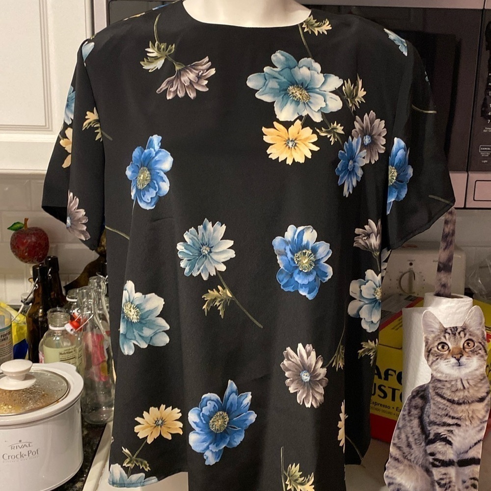 Z women's Maggie Sweet floral short sleeve plus size blouse 1X